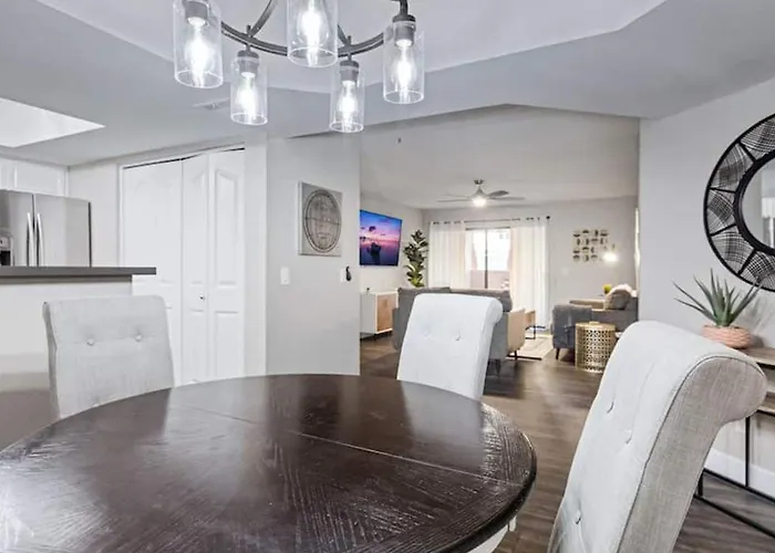 Beautiful Newly Remodeled 2-bdrm Biltmore Phoenix